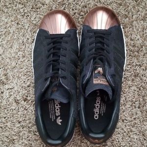 Adidas metal cap toe sneakers 9.5